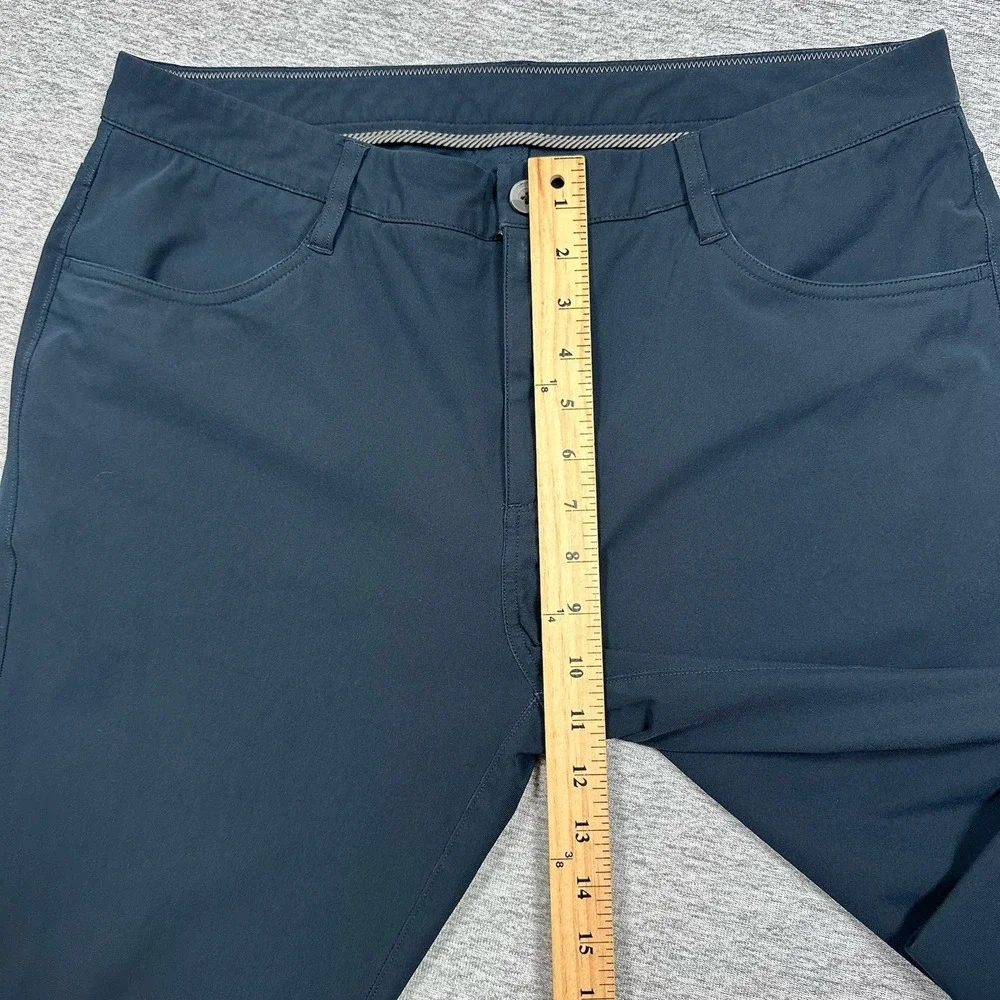 Vuori Pants Mens Size 34x29 Blue Meta Tech Performance Modern Preppy Chino - Picture 4 of 9